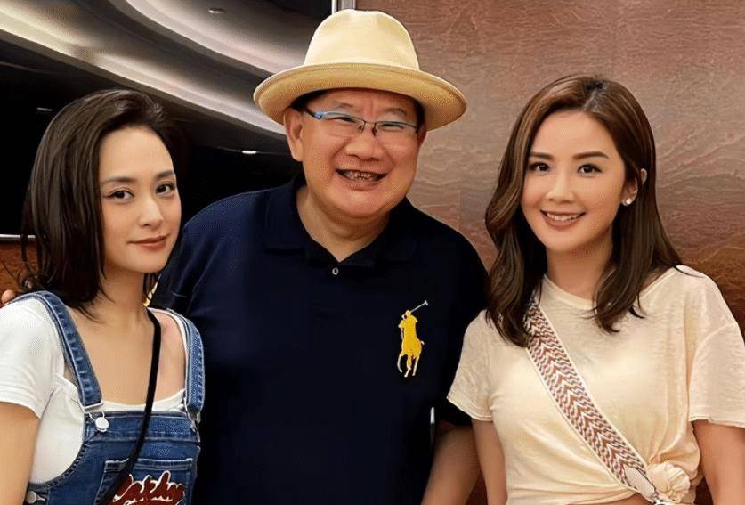 央视主持人王冠:与曹可凡传绯闻,被母亲催婚,39岁未婚也很幸福_节目