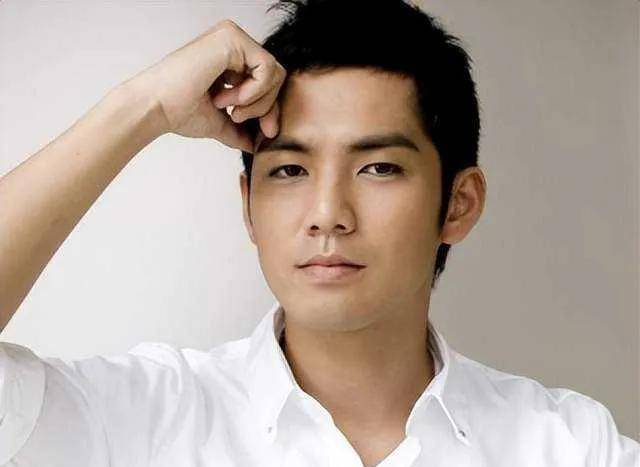 钟汉良被曝去年就已经离婚, 老婆净身出户,女儿抚养权归父亲_事情