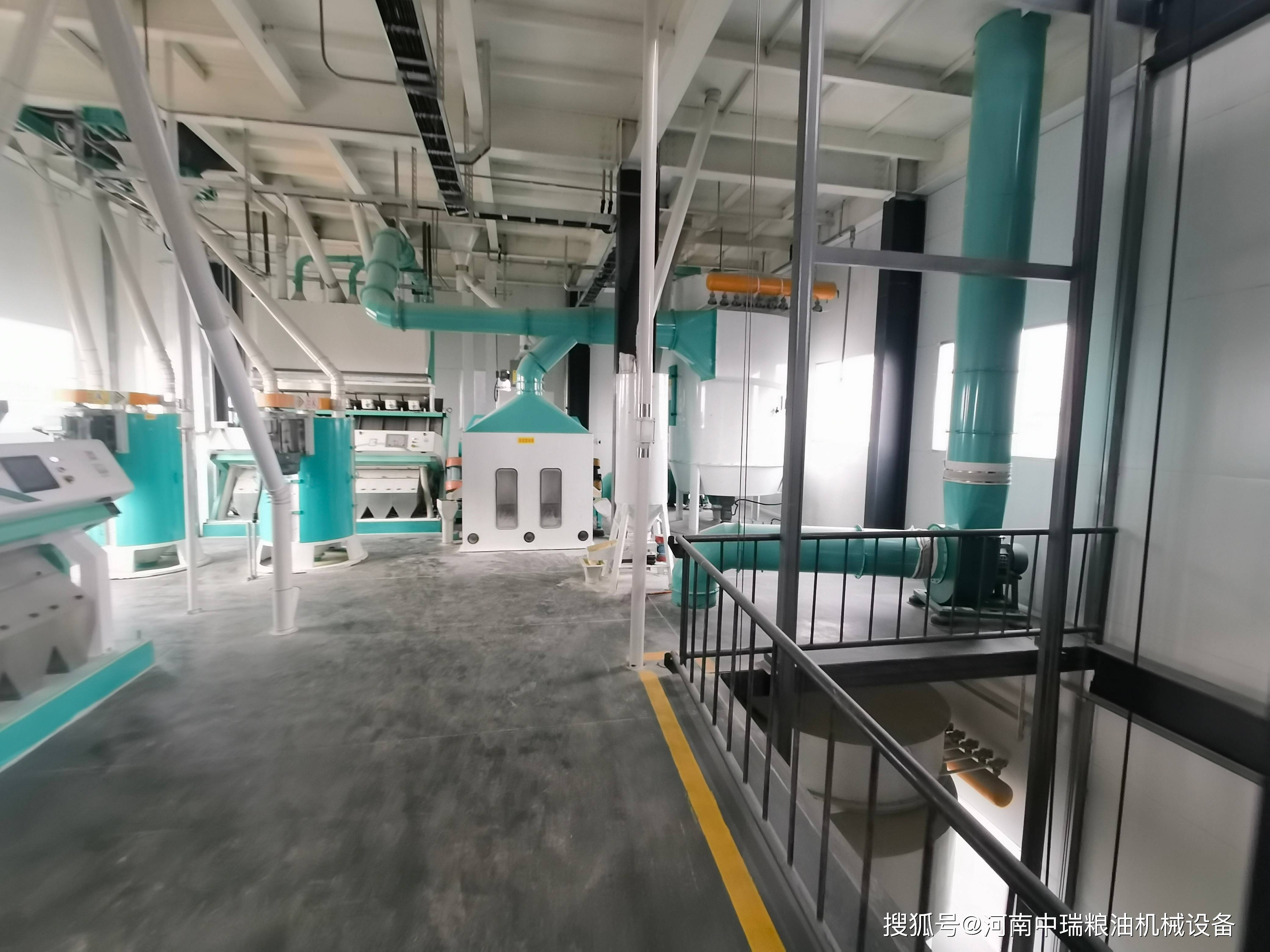 全自动大型磨玉米糁机器价格多少钱_进行_设备_加工