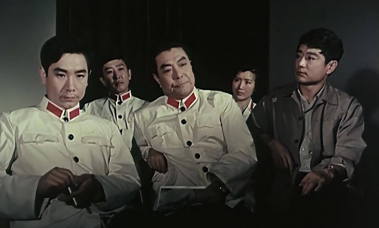 小时候看过的老电影(64):《黑三角》_影片_女特务_老太太