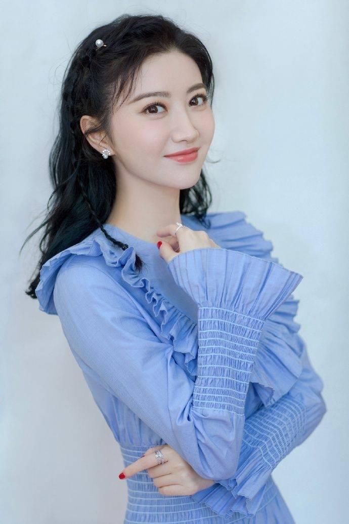 景甜蓝色束腰连衣裙优雅写真_张继科_网友_作品