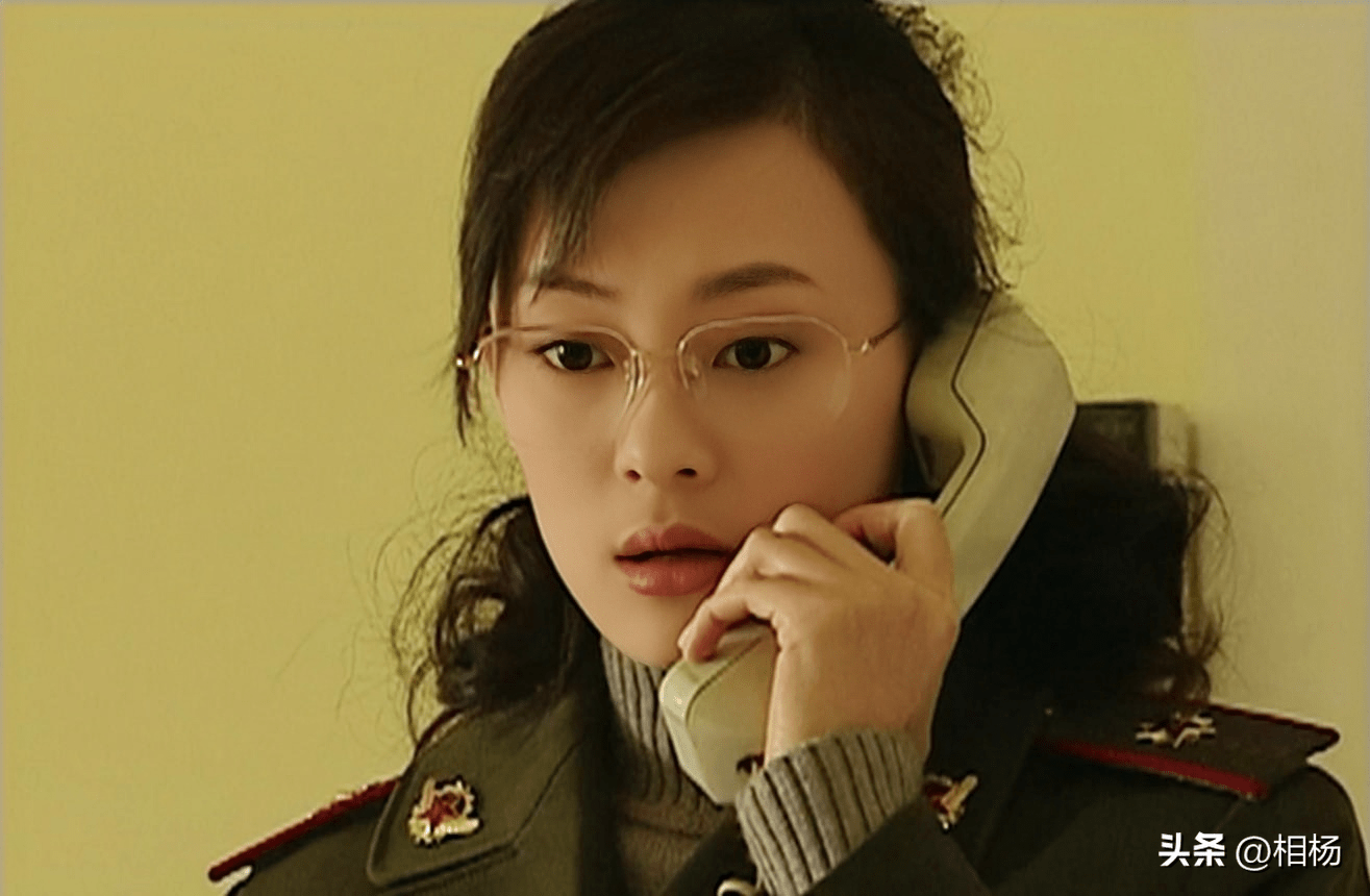 《血色浪漫》:周晓白,爱情就像手中的流沙,抓得越紧失得越快_钟跃民