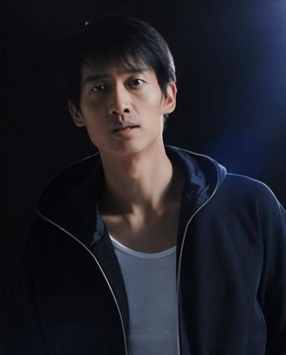 老戏骨公磊:坐了20年冷板凳才出名,49岁未婚无儿无女_角色_表演_演技