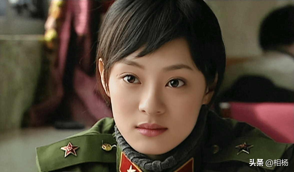 《血色浪漫》:周晓白,爱情就像手中的流沙,抓得越紧失得越快_钟跃民