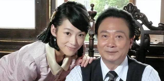 老戏骨梁波罗:妻子陪他度过生死劫难,白发苍苍孝顺百年婆婆_刘君蓉
