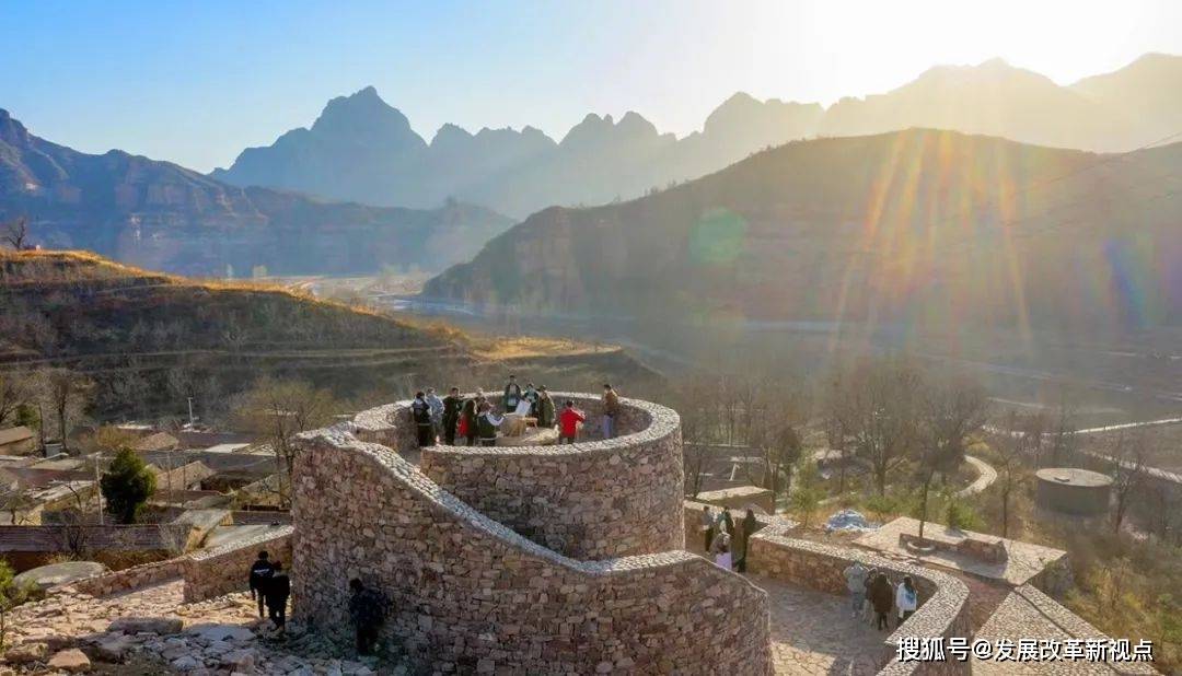 邂逅浪漫,中国北方国际写生基地与您相约_邢兰富_左权_霍亚婧