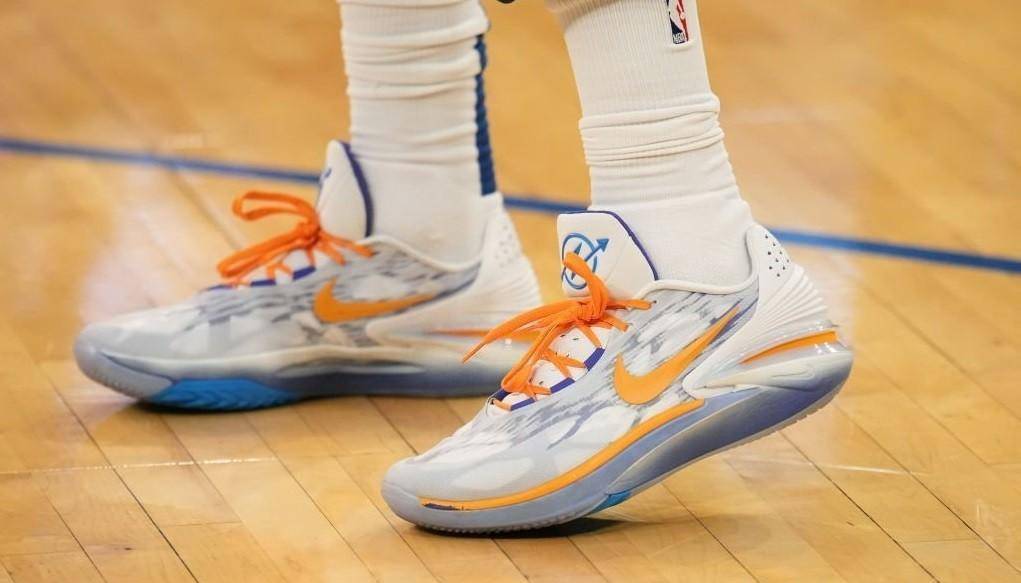 每日nba球星上脚球鞋「3月22日」_nike_adidas_比赛