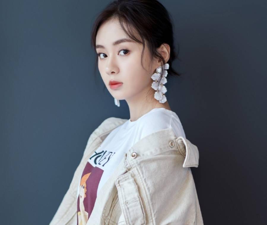 今天小编要介绍的这位女明星是郑和惠子,她是正儿八经的