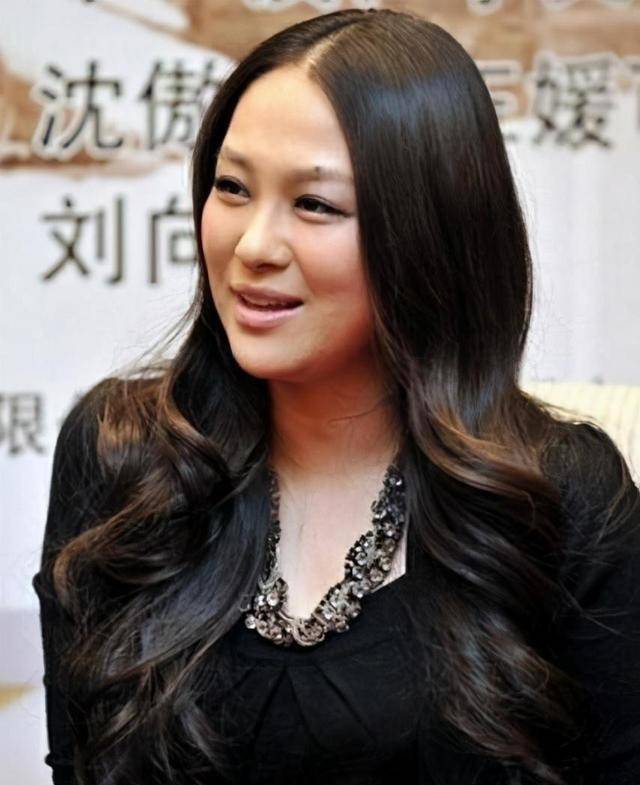 有种"毁容"叫沈傲君,曾美过朱茵梅艳芳,今44岁却胖到不敢认_网友_小