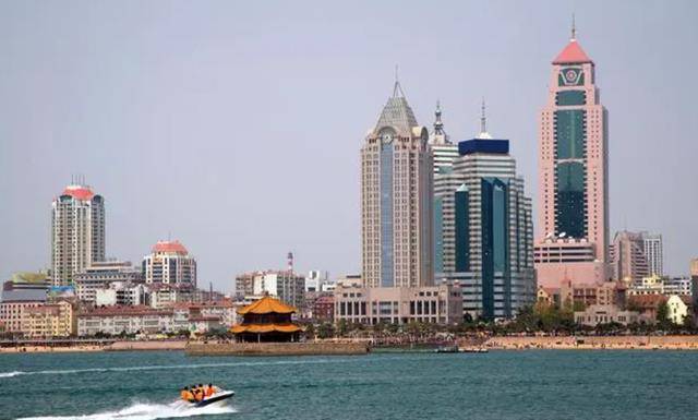 山东省在工业发展,资金引进和外贸出口等方面的成绩都堪称一流.