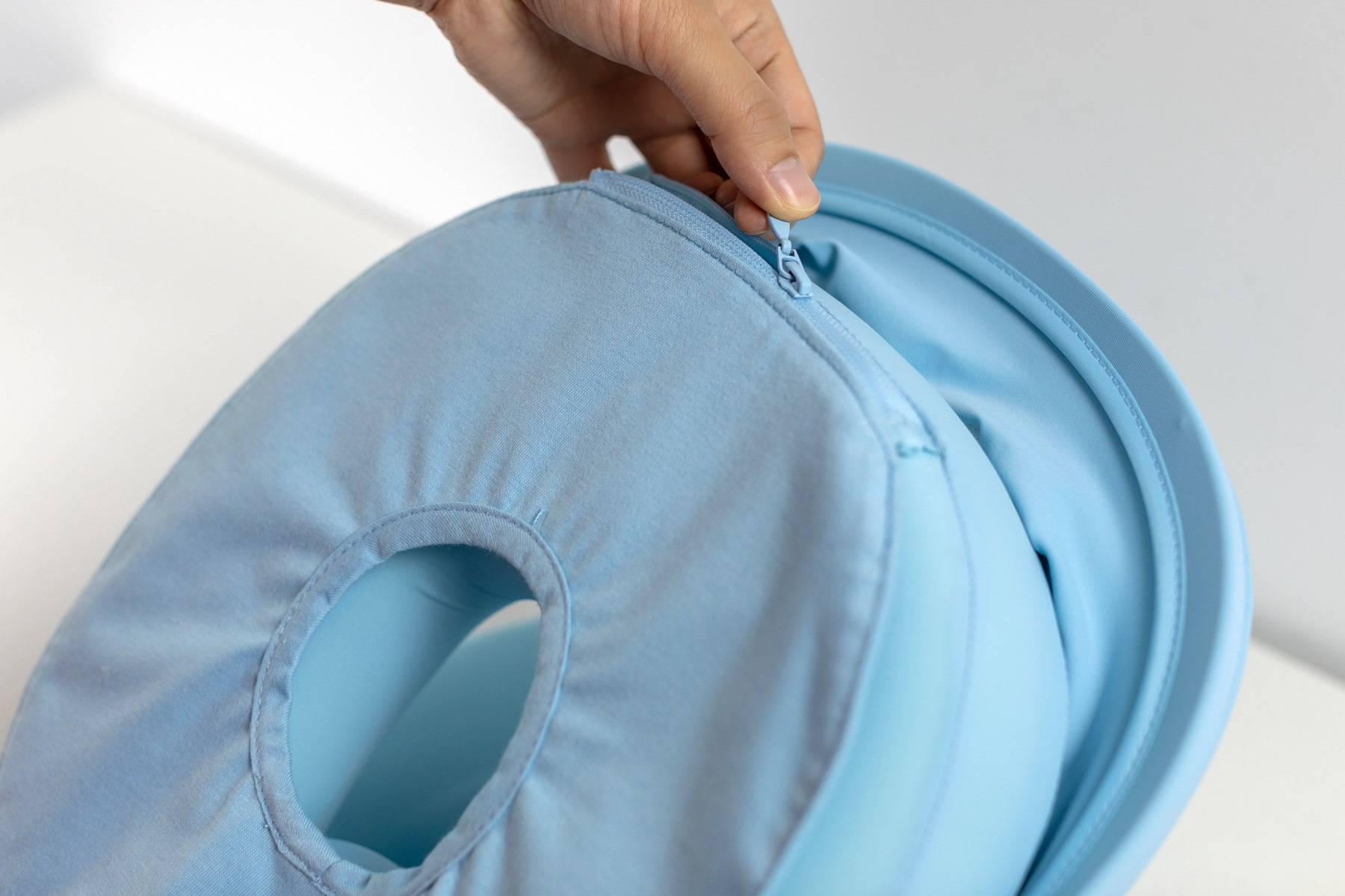 你关心过孩子午休吗？车厘子护脊午休枕，让孩子拥有好睡眠