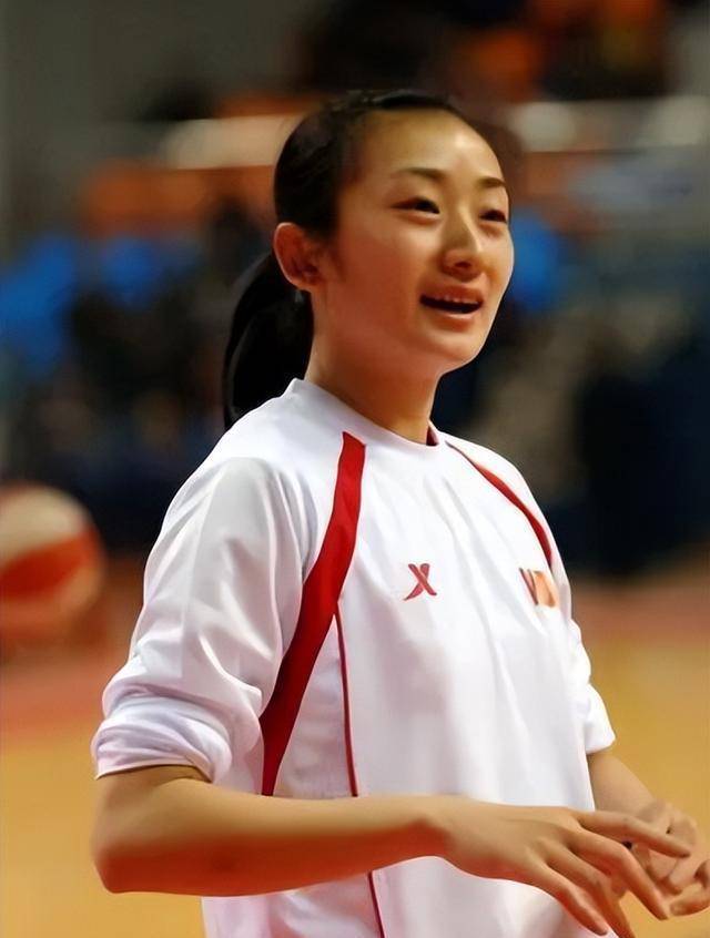 莫科:一夜白头,妻子病逝与美女运动员再婚,前岳父母当亲爸妈_王凡