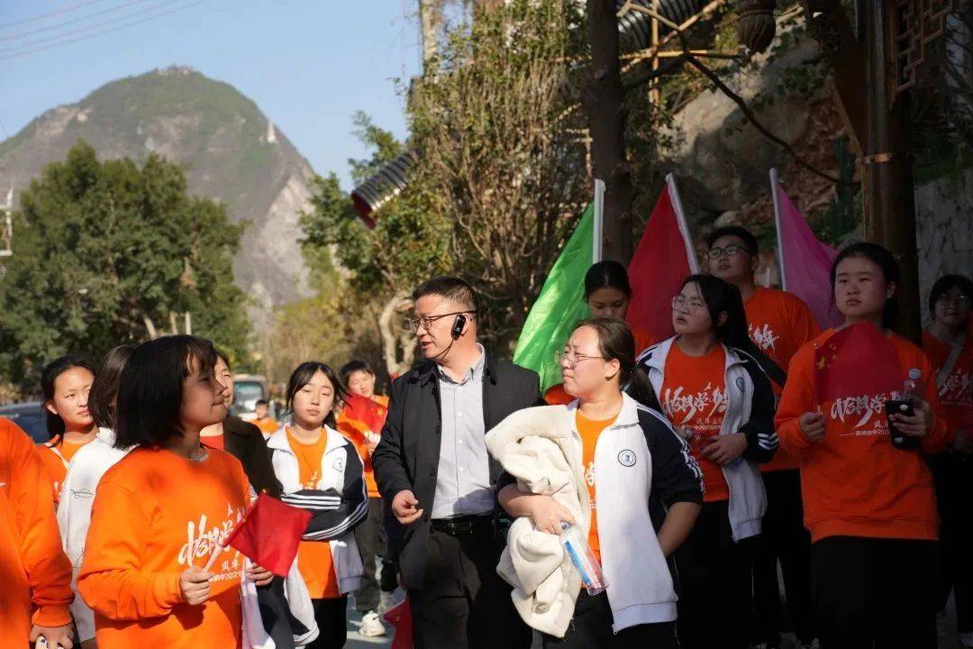 读万卷书,行万里路——巫山县巫峡初中学子走进三峡里·竹枝村_建设