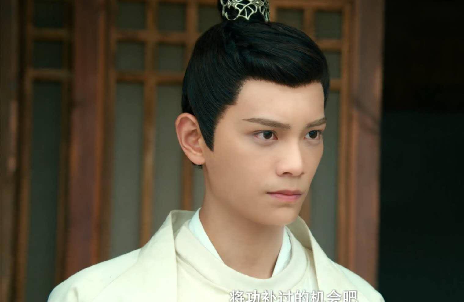 第四次在少城主武试比赛时,林七打伤陈芊芊很多地方,韩烁想处决了林七