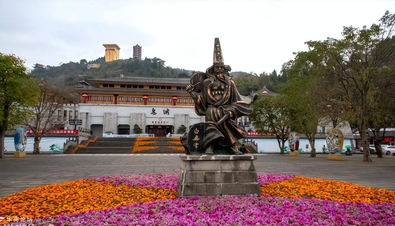 我国有一座"鬼城",白天人潮涌动,晚上却无人敢在此逗留_丰都鬼城_景区
