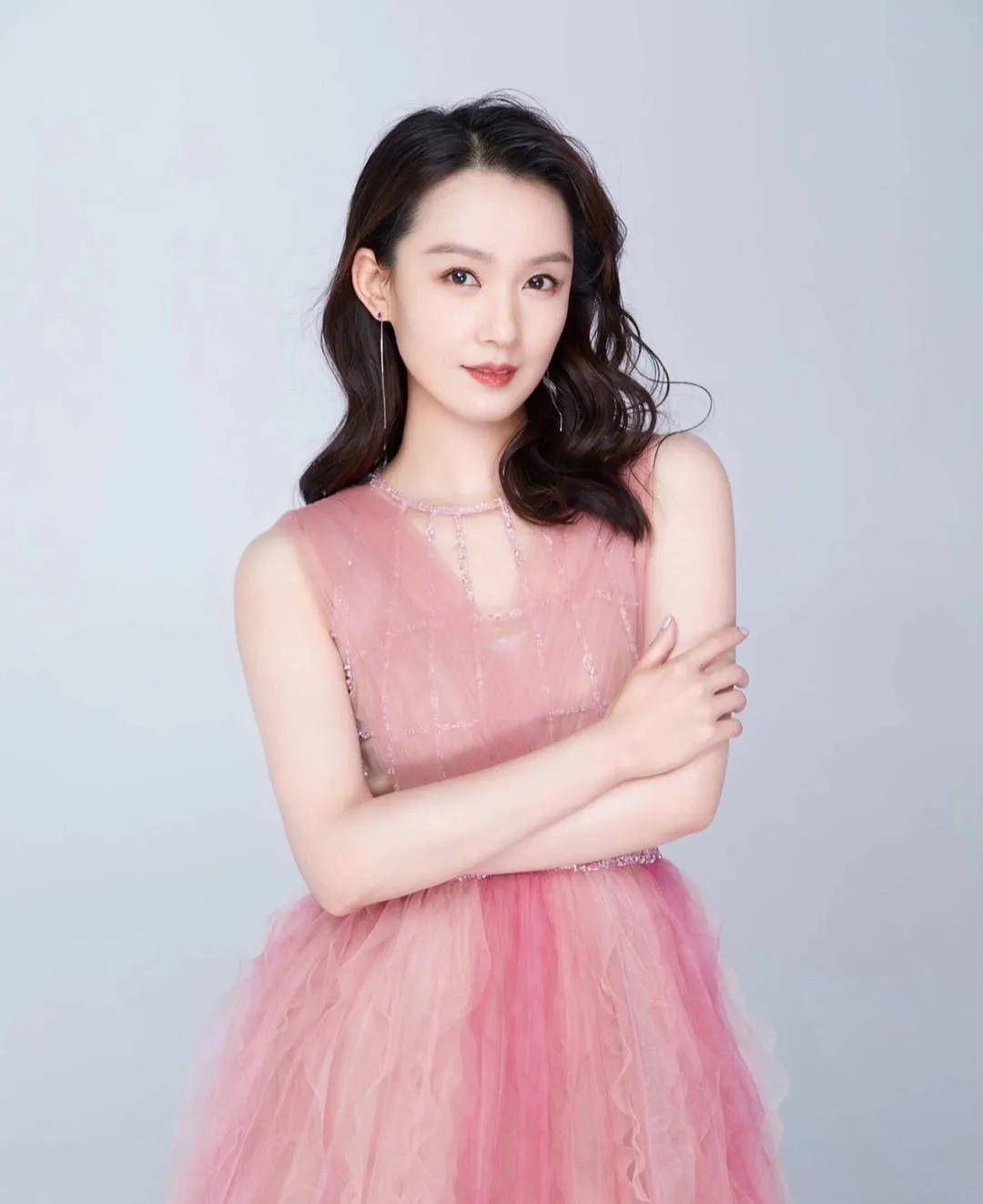 赚足了泪水,被称为氧气美女,35岁温柔不缺气质_刘丛丹_孩子_刘聪