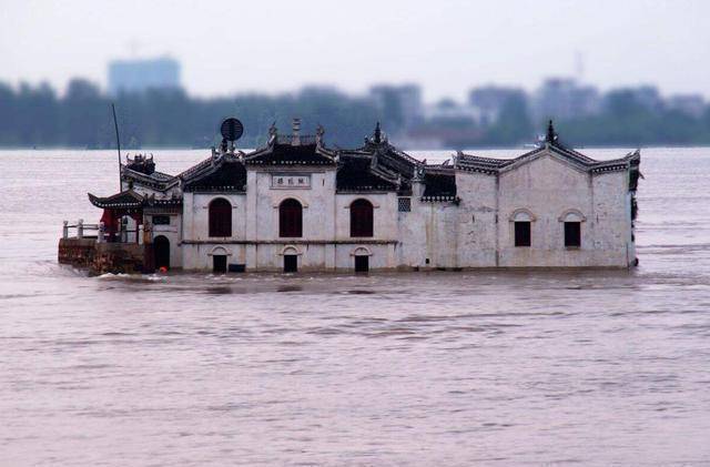 湖北鄂州观音阁,被誉为万里长江第一阁,屹立长江700年不倒