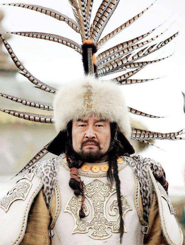 康熙一生最大的敌人,被誉为"半人半神",他死后康熙激动下跪_噶尔丹_准