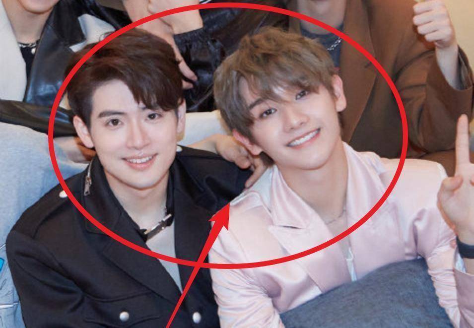 into1宿舍合影放出,精修效果尽失,11位成员的样貌一目了然_米卡_高卿