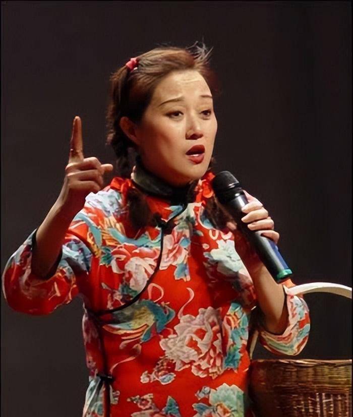 1998年,两位女性入选巴蜀十大喜剧演员,谁当之无愧?