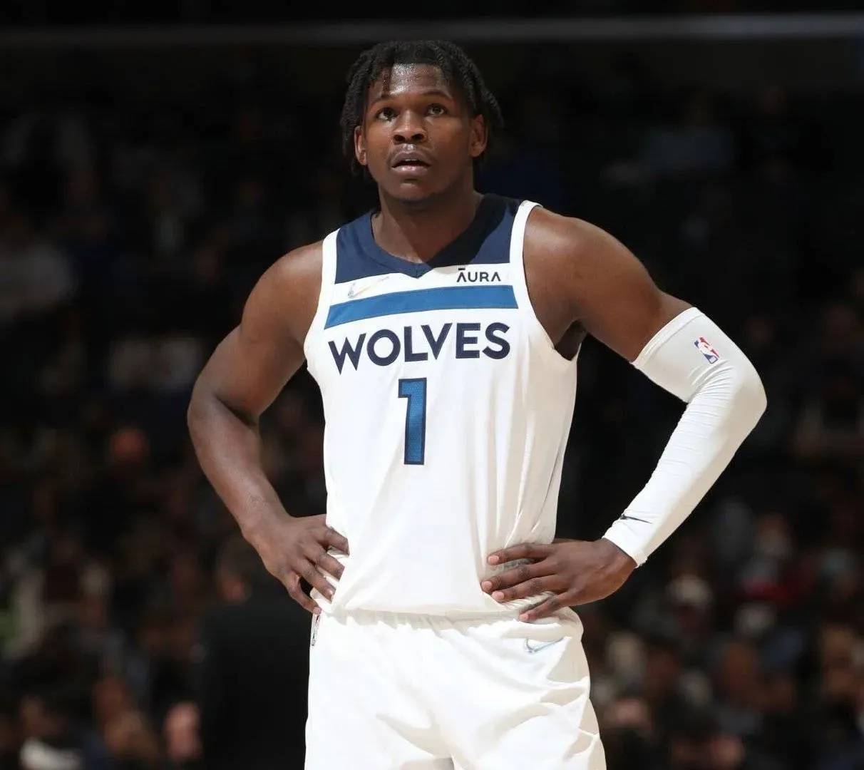 nba :德罗赞49分,拉文39分,爱德华兹伤退,公牛胜森林狼,与球迷分享三