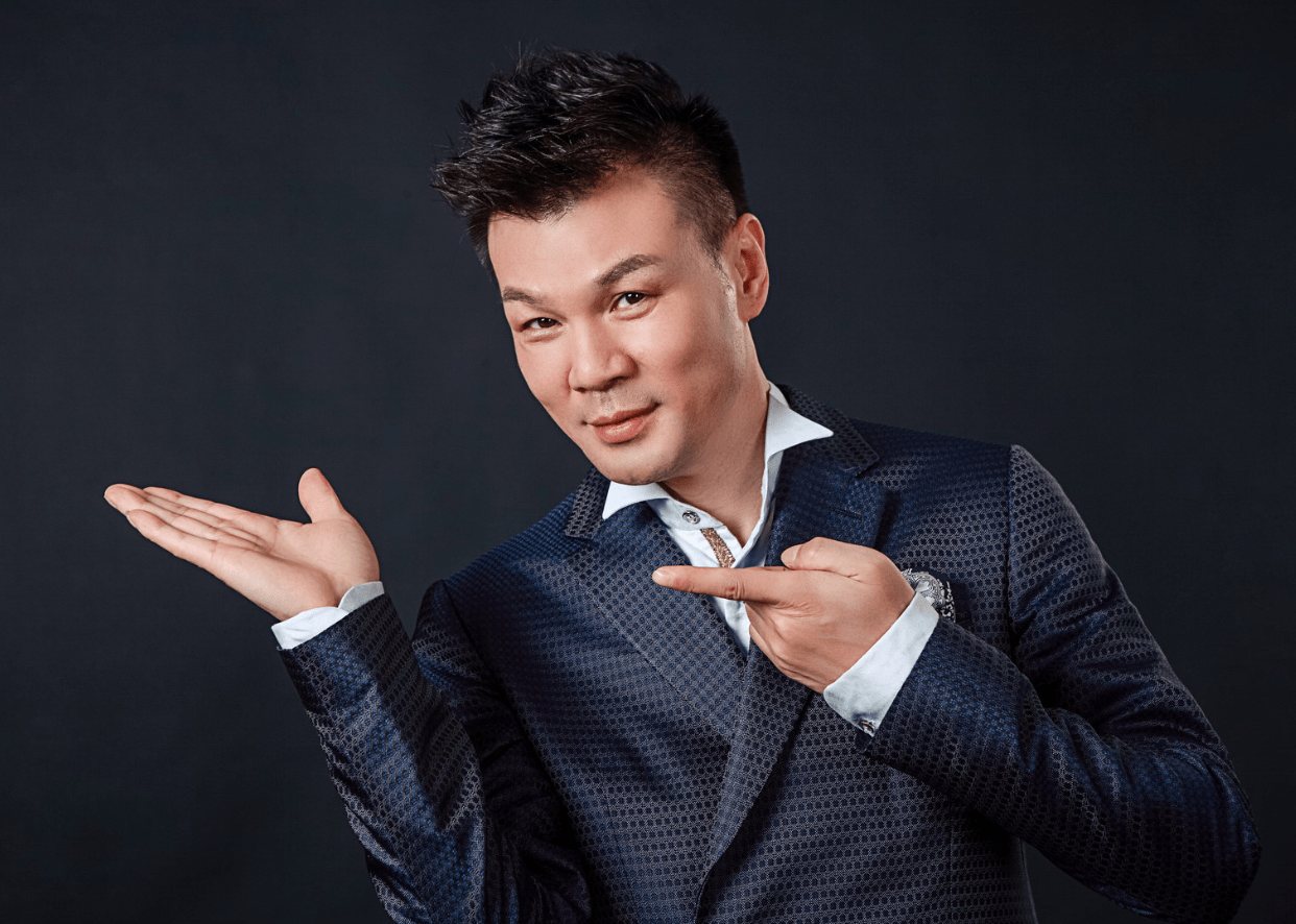 河北卫视《明星同乐会》,上海卫视《三人麻辣烫》的节目……李彬成眄