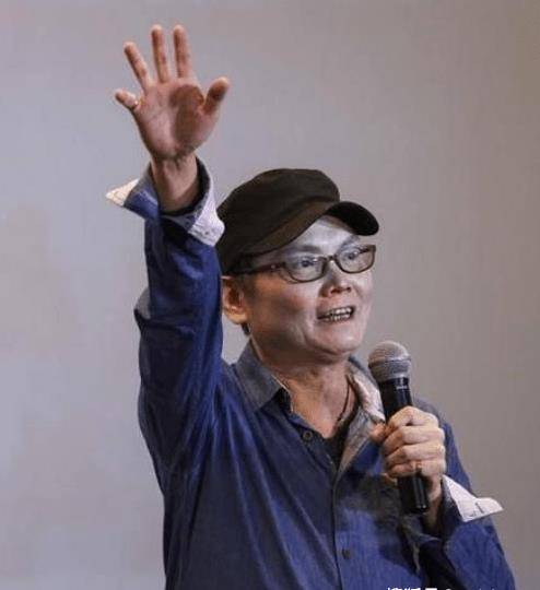 64岁石班瑜大病初愈,瘦骨嶙峋,行动迟钝,周星驰人品被质疑_合作_作品