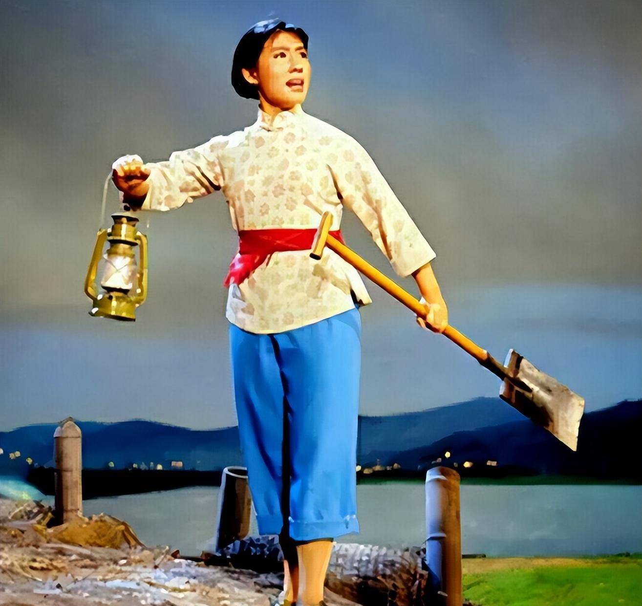 著名京剧演员杨春霞:《杜鹃山》中的柯湘,饰演骨魔,过着80后的坚强