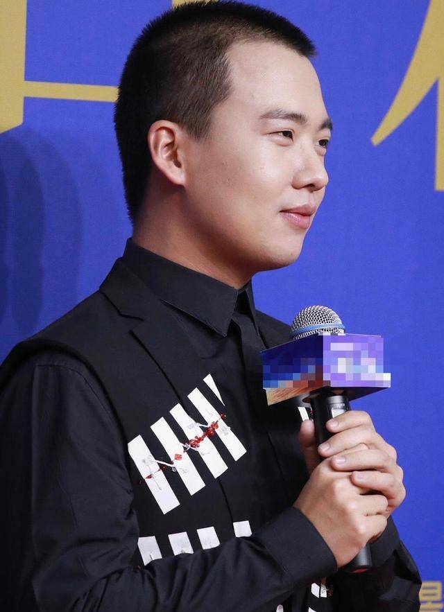 剃了寸头的郭麒麟是什么样子,网友表示有点可爱!_郭德纲_观众_家教