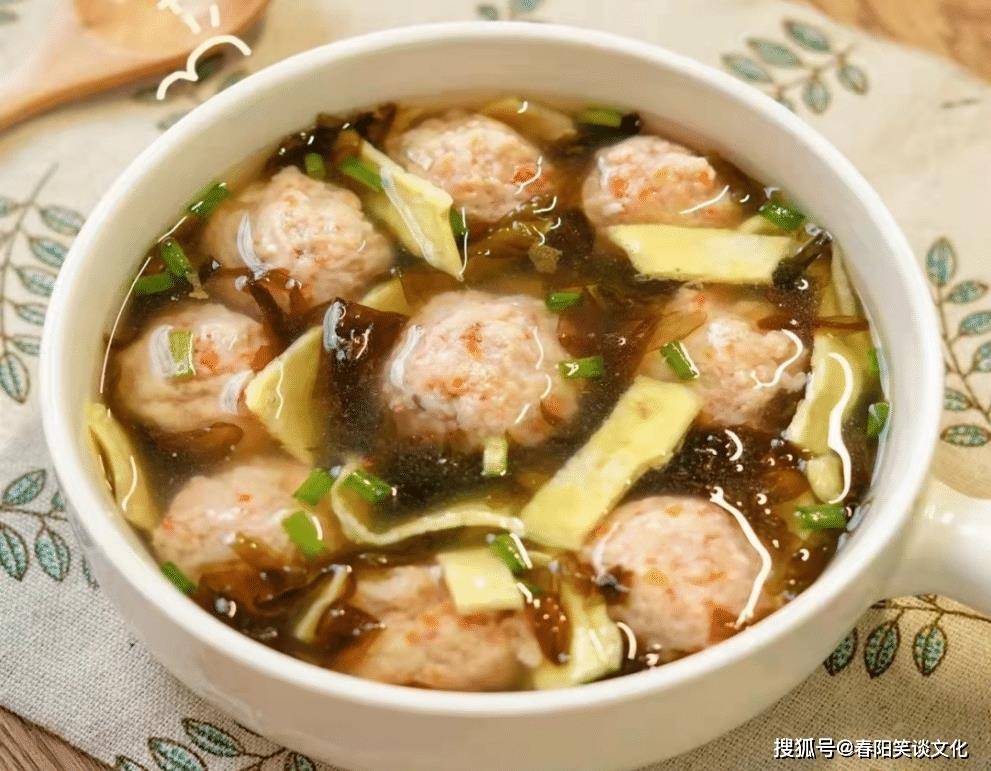 建议买新鲜的土鸡蛋),选择鲜虾200克左右,选择新鲜鸡胸肉150克左右