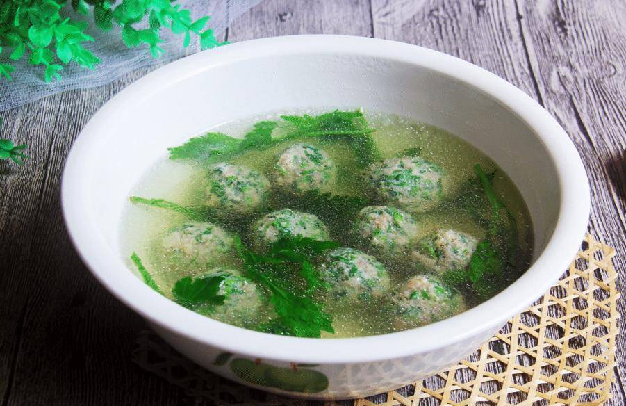 最近很多人关注原生态.许多人喜欢吃野菜.