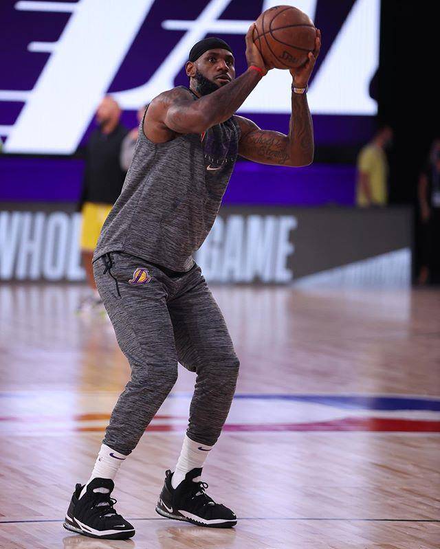 nba球鞋上脚|詹姆斯上脚lebron 18 新配色,莫兰特上脚pg4_nike_jordan