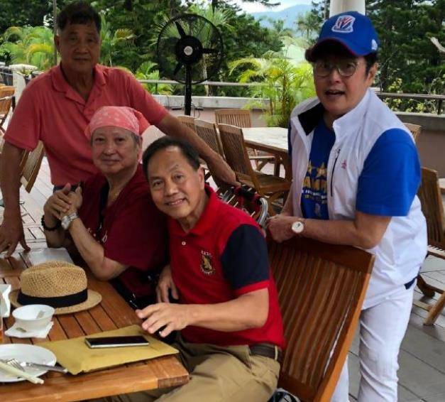 洪金宝68岁近况,身形暴瘦面容苍老,与70岁谭咏麟同框像长辈_明星_香港