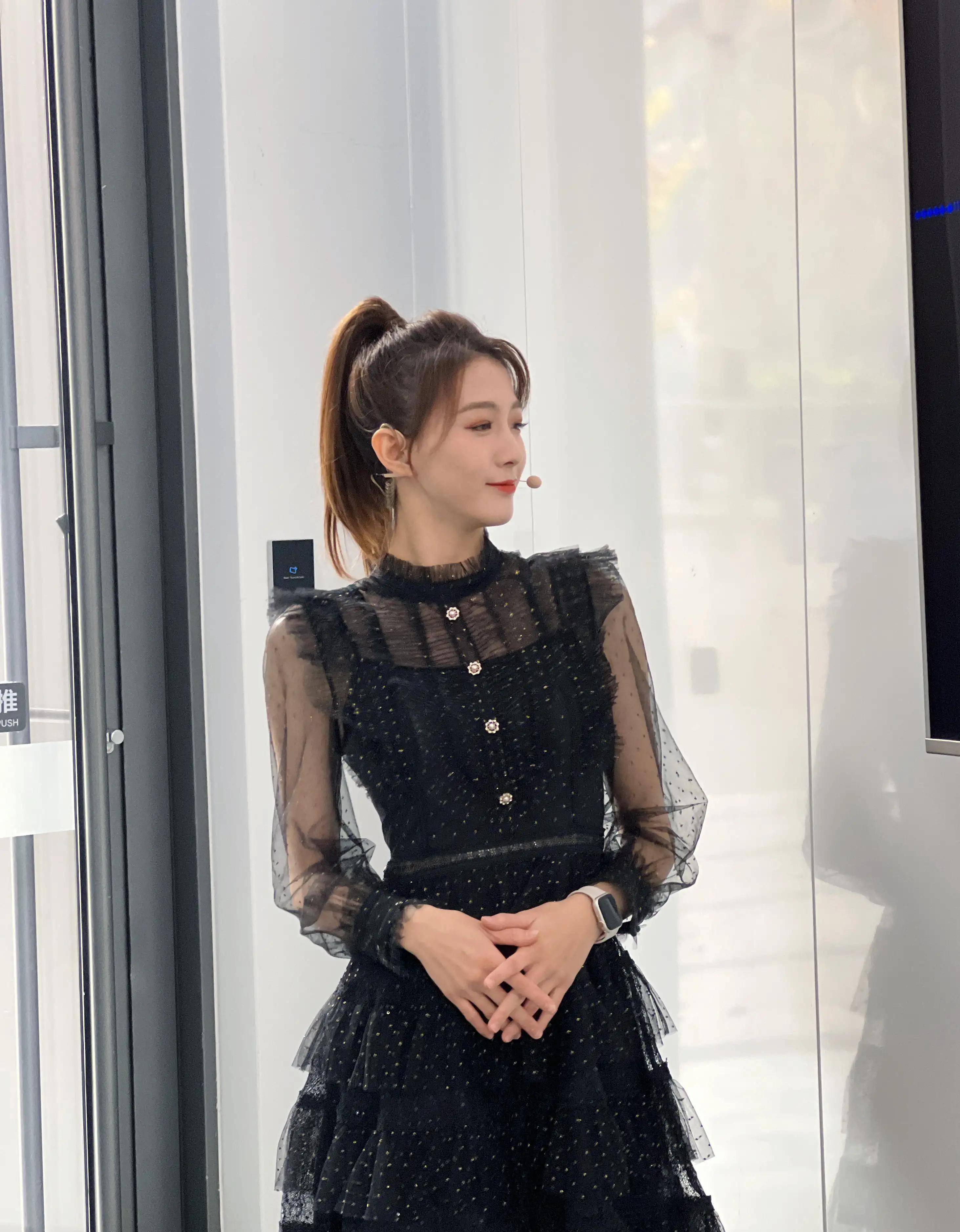 腾讯女子主播之雪儿:青春靓丽,身材时尚_球迷_篮网_体育