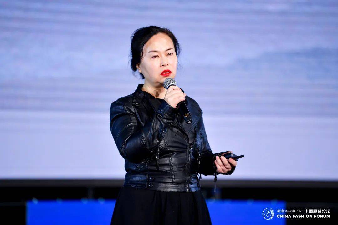 产品战略专家梁宁,迪柯尼品牌创始人兼总裁郑雪芬,浙江大学国际