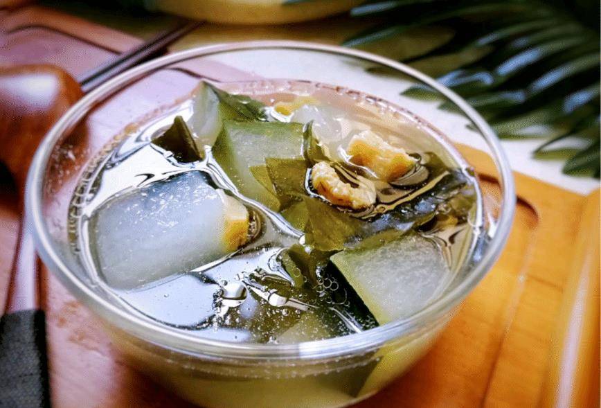干贝冬瓜海带汤是一道荤素汤海带和冬瓜都是超高钙的食材