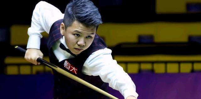 wst精英赛:周跃龙4-2战胜海菲尔德,率先晋级到32强_比赛_进攻_双方