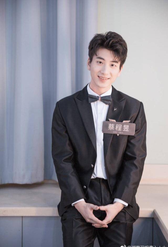 郑云龙_阿云嘎_高冷人