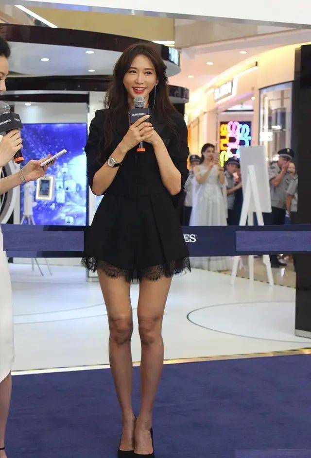 林志玲确实是长腿美女,但是身材都这么好了,腿型却一点不正?