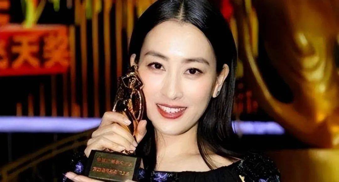 脸真疼"马苏,真话不说非要"撒谎",如今狼狈不堪_贾乃亮_李小璐_皮几万