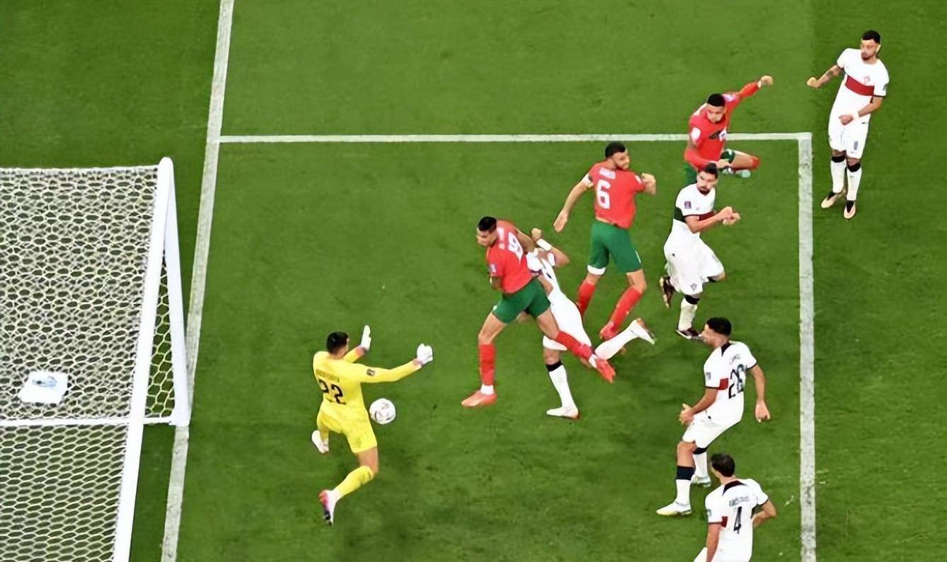 10人摩洛哥送葡萄牙回家，世界杯赛场再无C罗