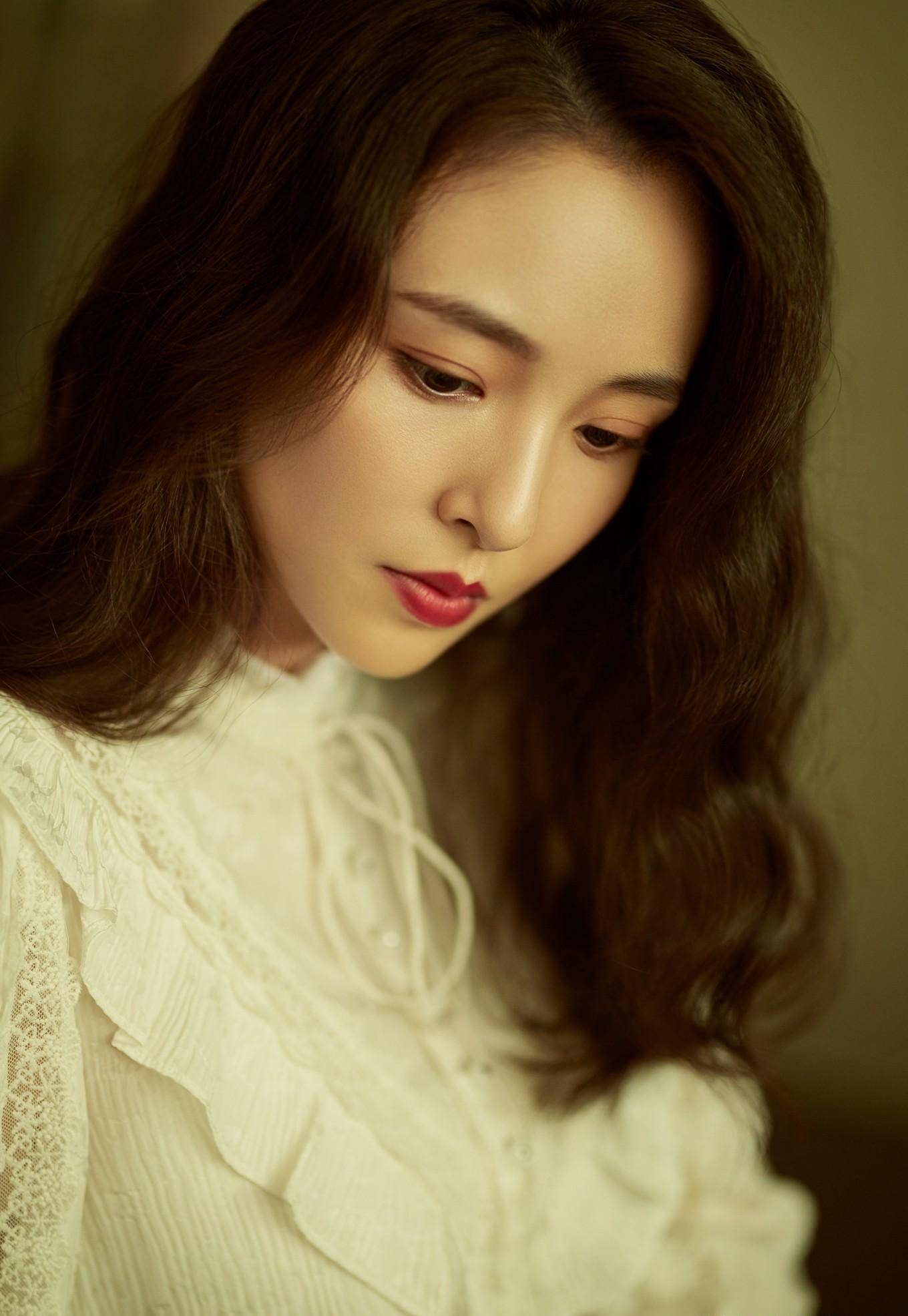 女明星脸部特写:蒋欣50分,迪丽热巴仅70分,吴倩却满分?