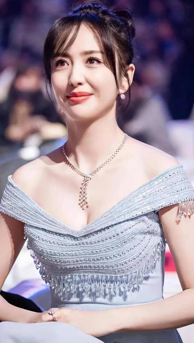 佟丽娅和陈思诚分手两年后,看他们的处境,差距很明显_大学_艺术_新疆