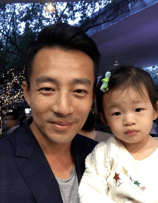 女儿8岁生日,汪小菲无法陪小玥儿庆生,以女儿的名字开餐厅表达爱意