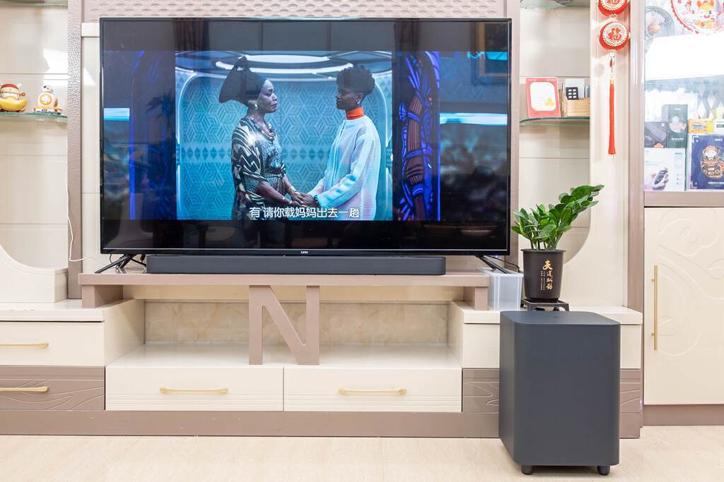 590W功率，支持杜比全景声，JBL BAR500回音壁音箱体验