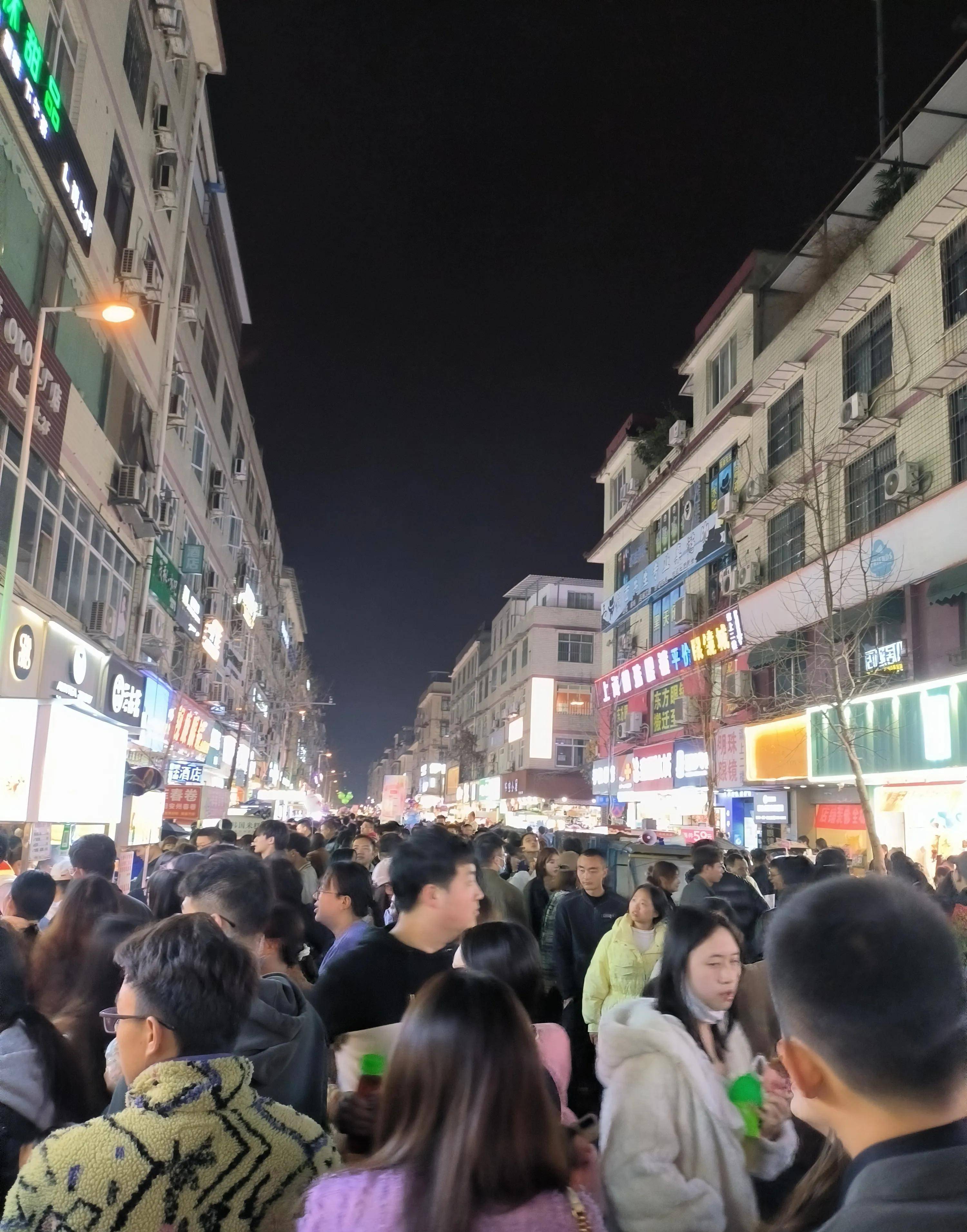 成都夜市天花板,浪漫至死不渝,在温江很想你_因为_大学城_小吃摊