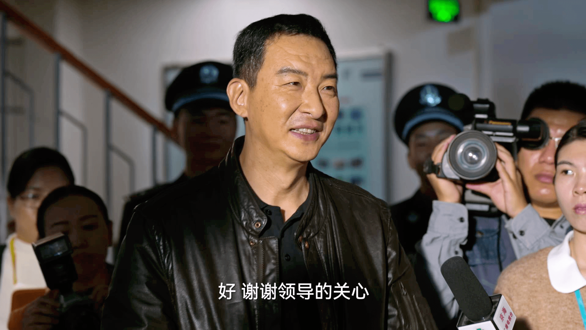 狂飙:李响被拉下水,3个细节表明,立冬心思单纯,根本不像高官_领导