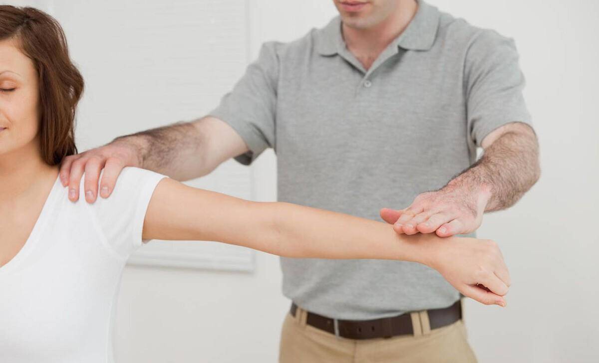 手抬不起来,活动受限,是肩袖损伤吗?不,可能是神经损伤!