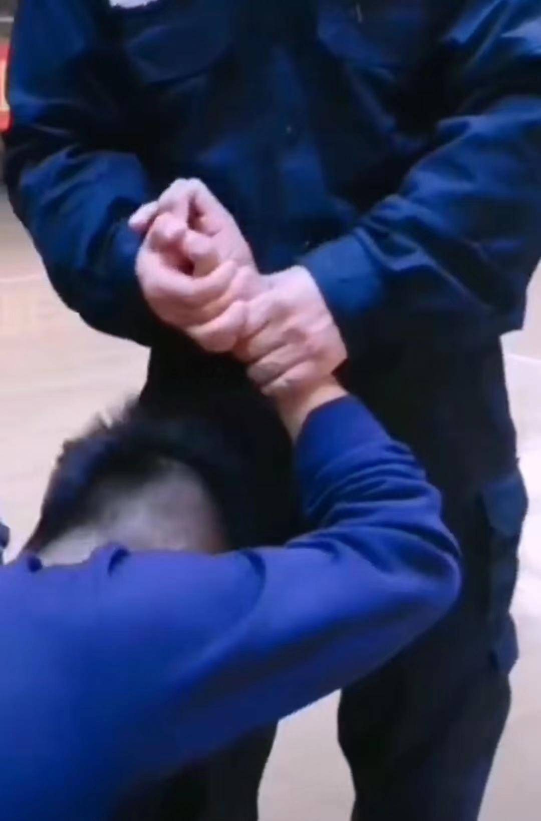 擒拿术中的金丝缠腕,如何能有一招制敌之效果?_对方_技法_控制
