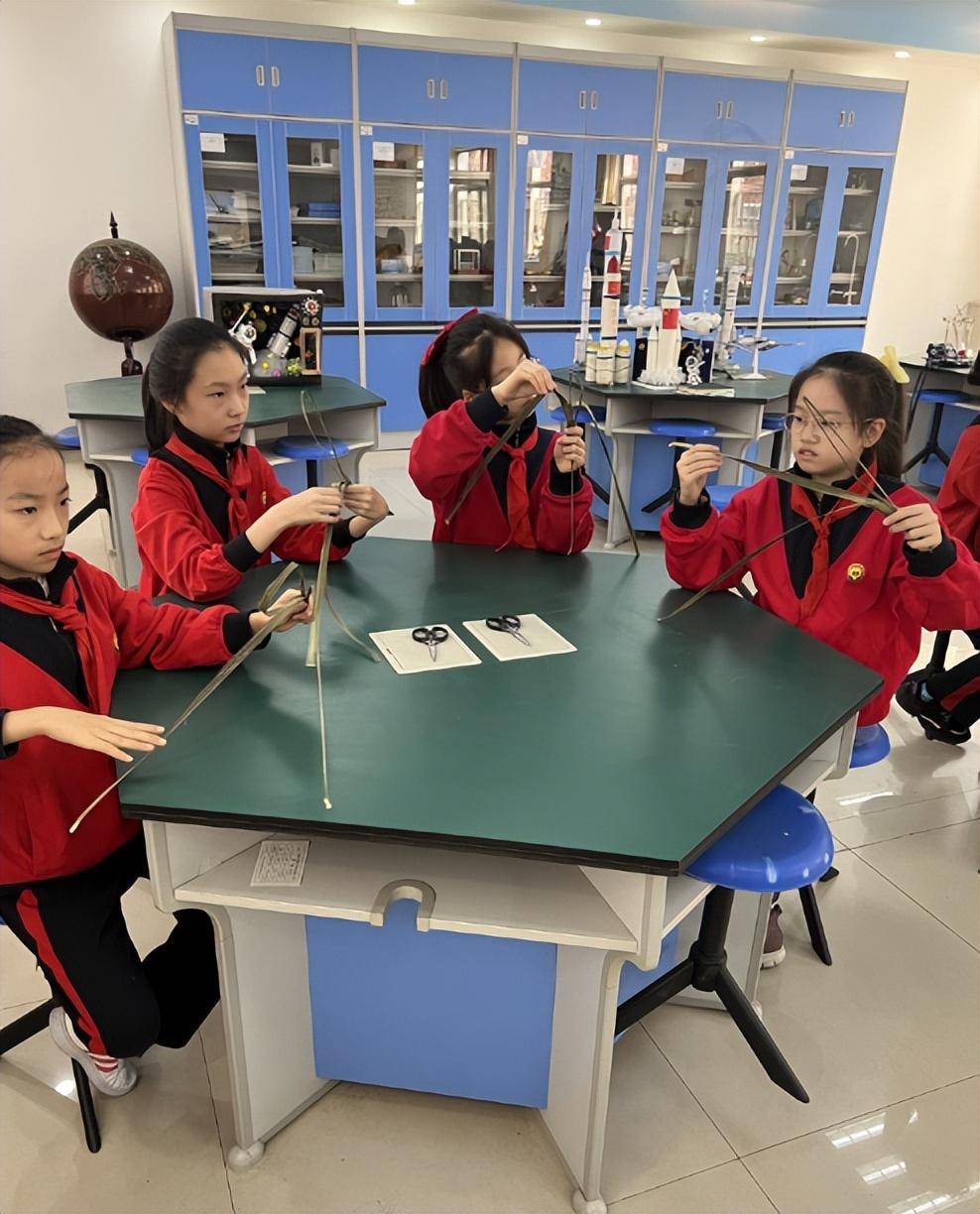 石家庄市翟营大街小学开展非遗草编进校园活动_技艺_传统文化教育